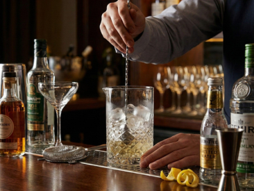 Bartending vs Mixology: What's the Difference?